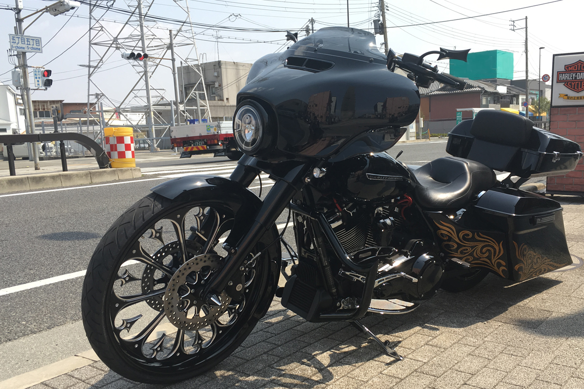 2018年 flhxs street glide special 26インチホイール