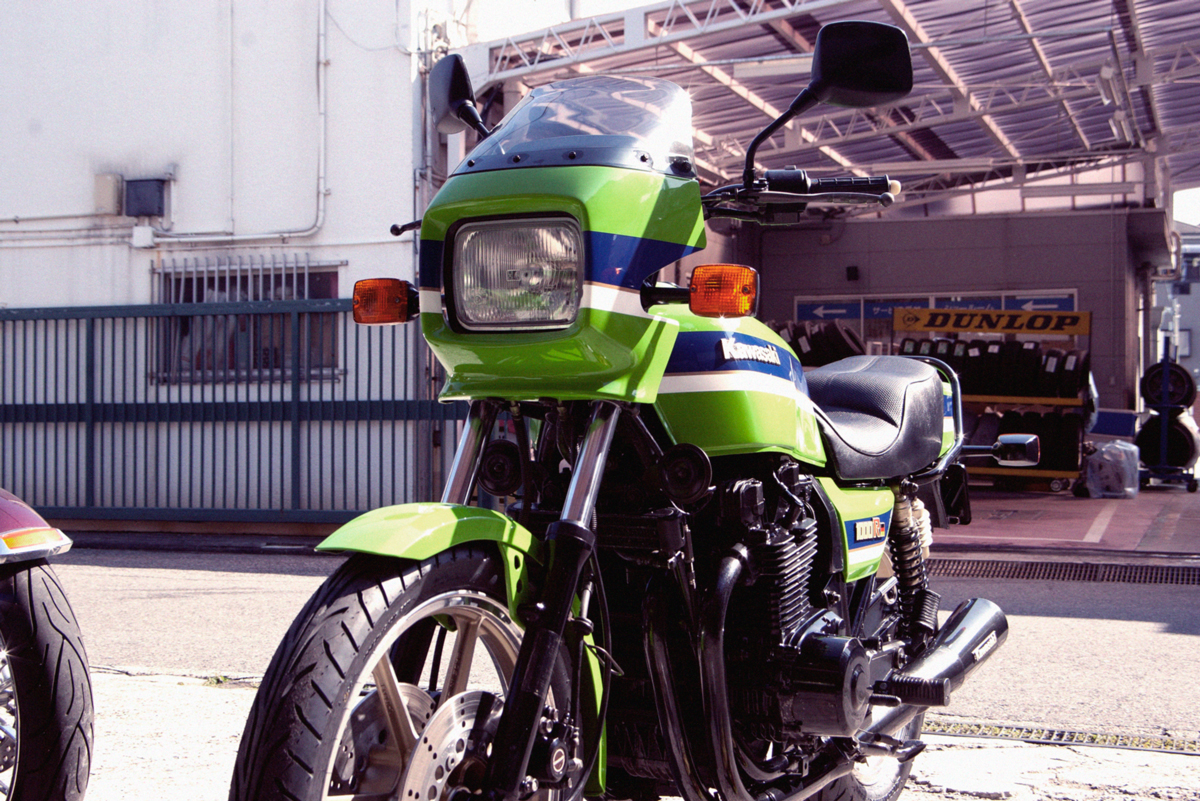 寺田モータース　カワサキ kawasaki Z1000R2